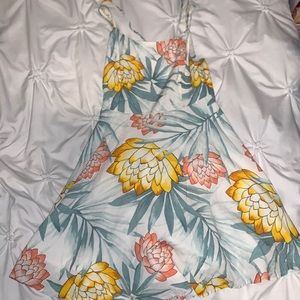 White dress with flowers forever 21 size medium